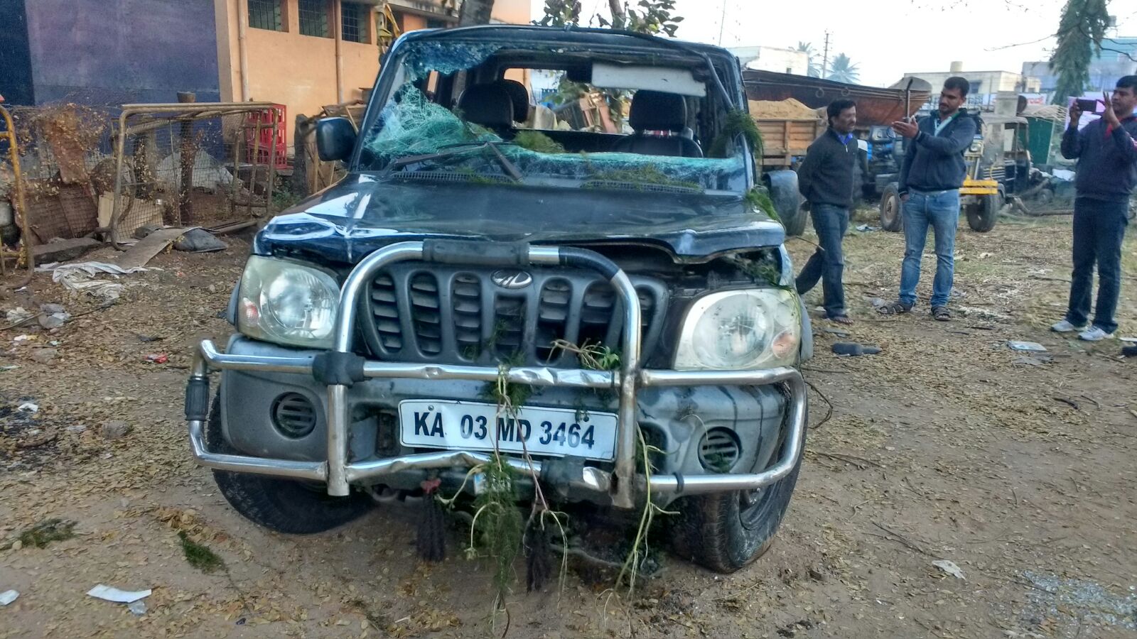 ಕೆರೆಗೆ ಉರುಳಿದ ಜೀಪ್: 7 ಬಲಿ